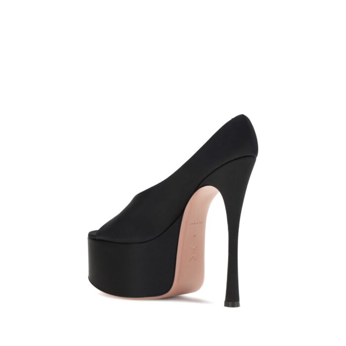 Amina Muaddi Anok Siyah 2