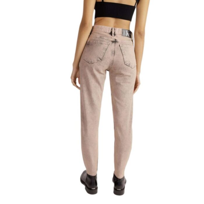 Calvin Klein Jeans Mom 8